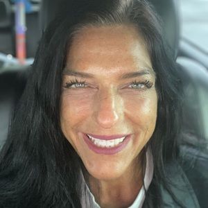 Meet your Posher, Liana